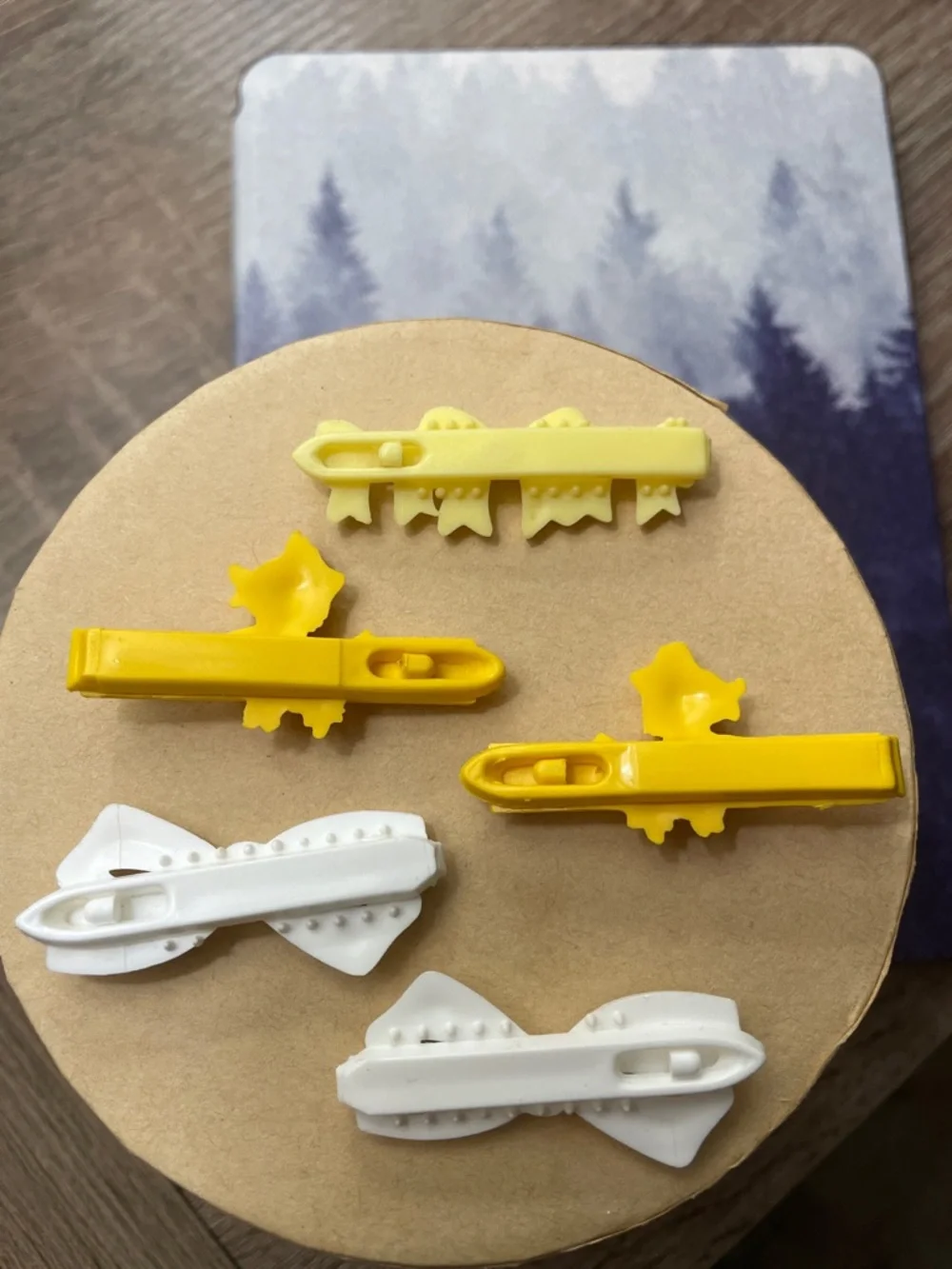 Goody Plastic Child's Barrettes in White, Yellow & Pale Yellow